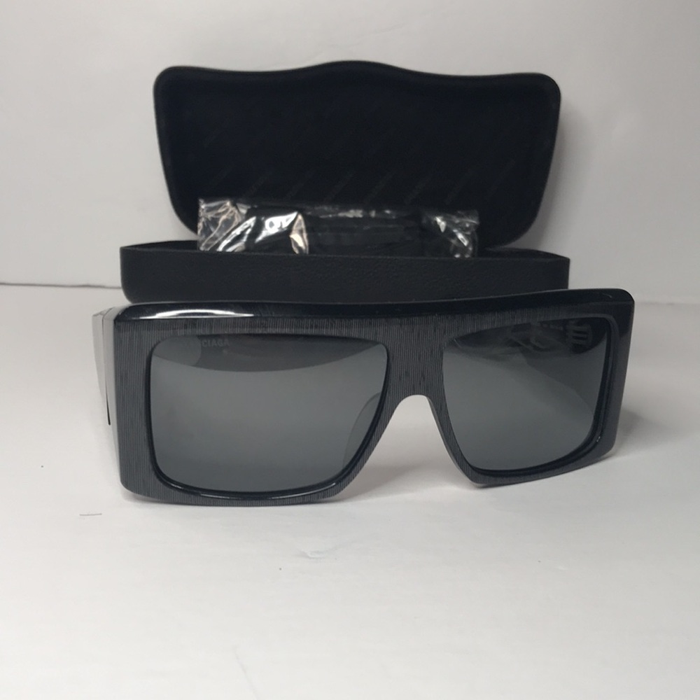 New Authentic Balenciaga Black BB0002S Shield Sunglasses - Picture 9 of 17